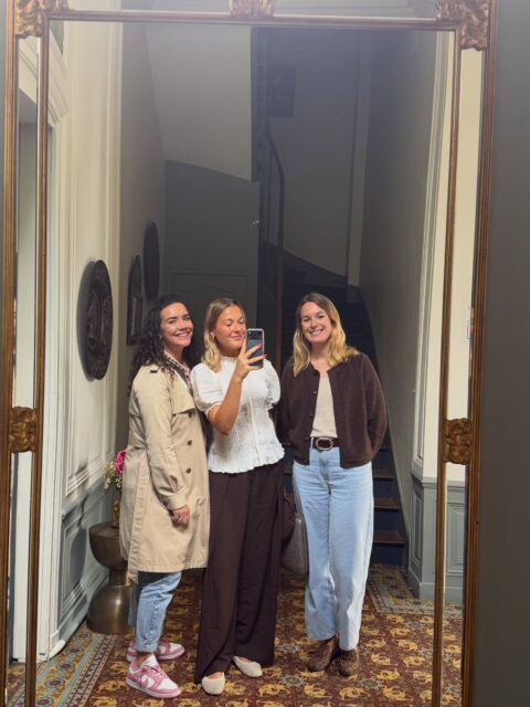 La rentrée est officiellement lancée chez ima 🚀

Hier, nous nous sommes retrouvées pour notre journée séminaire placée sous le signe de la réflexion et de la stratégie 🧠

🎯 Objectifs de l’année 
📈 Stratégies à mettre en place 
💭 Brainstorming de notre communication avec de supers idées 
🤝 Et surtout un beau moment d’équipe 

Et parce qu’une bonne réflexion passe aussi par un bon déjeuner… direction @picnic.cantine au cœur du vieux Mans, où nous nous sommes régalées 🤩

Une journée riche en idées, en échanges et en énergie pour préparer la suite ⚡️😇

#seminaire #rentree #strategie #communication #immobilierlemans